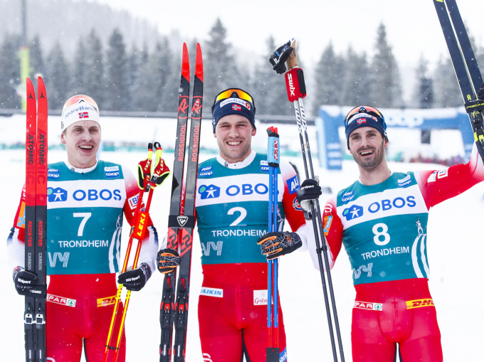 Pål Golberg (i midten) vant Ski Tour 2020 foran Simen Hegstad Krüger (t.v.) og Hans Christer Holund. Foto: Terje Pedersen / NTB scanpix